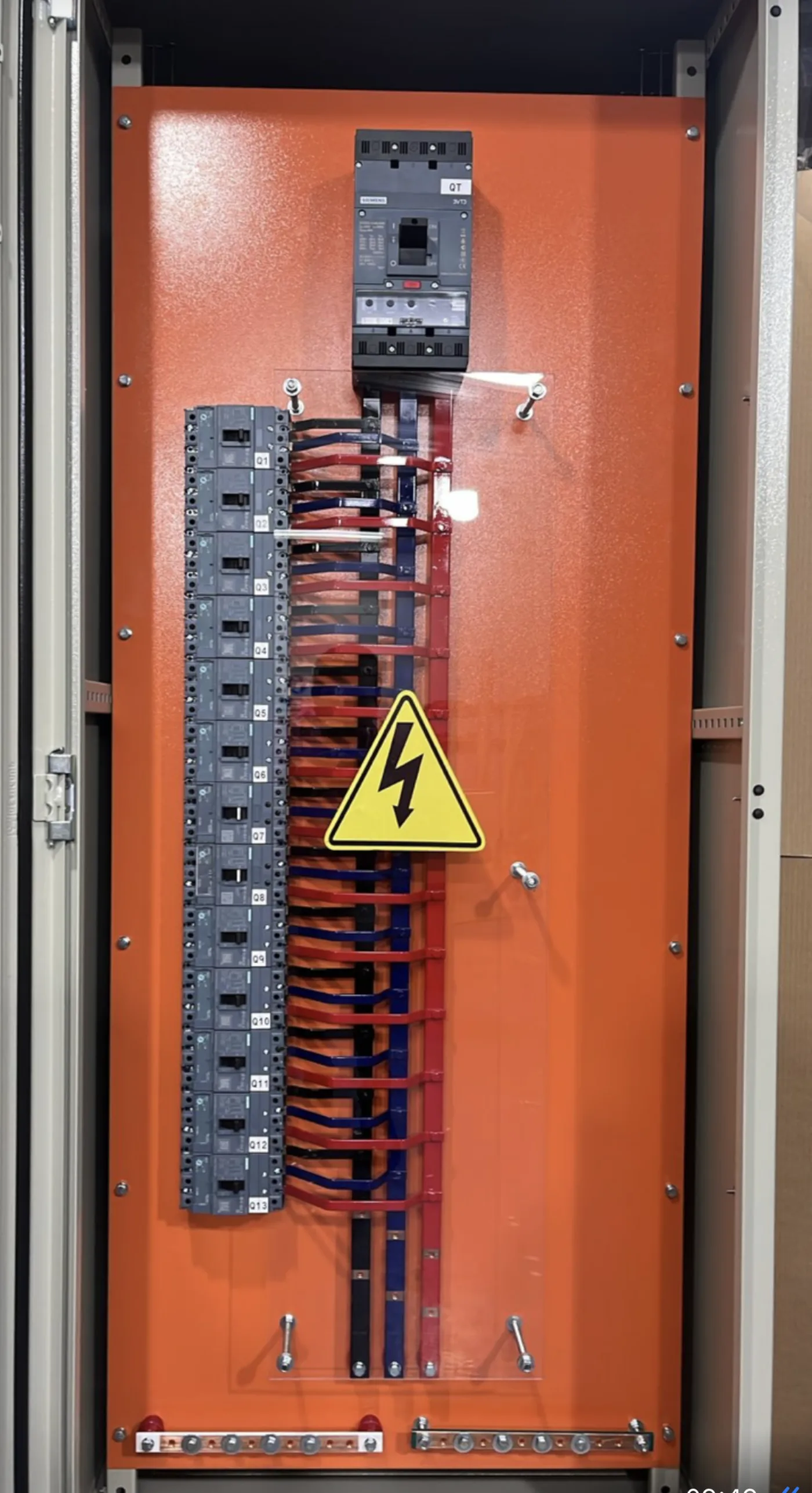 Tablero de distribución eléctrica fabricado por INGELPOWER
